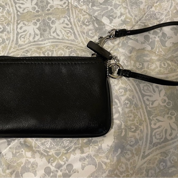 COACH wristlet- black - Picture 6 of 8